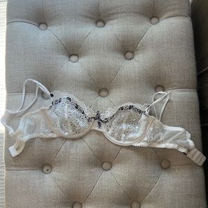 Victoria’s Secret Bra 32C